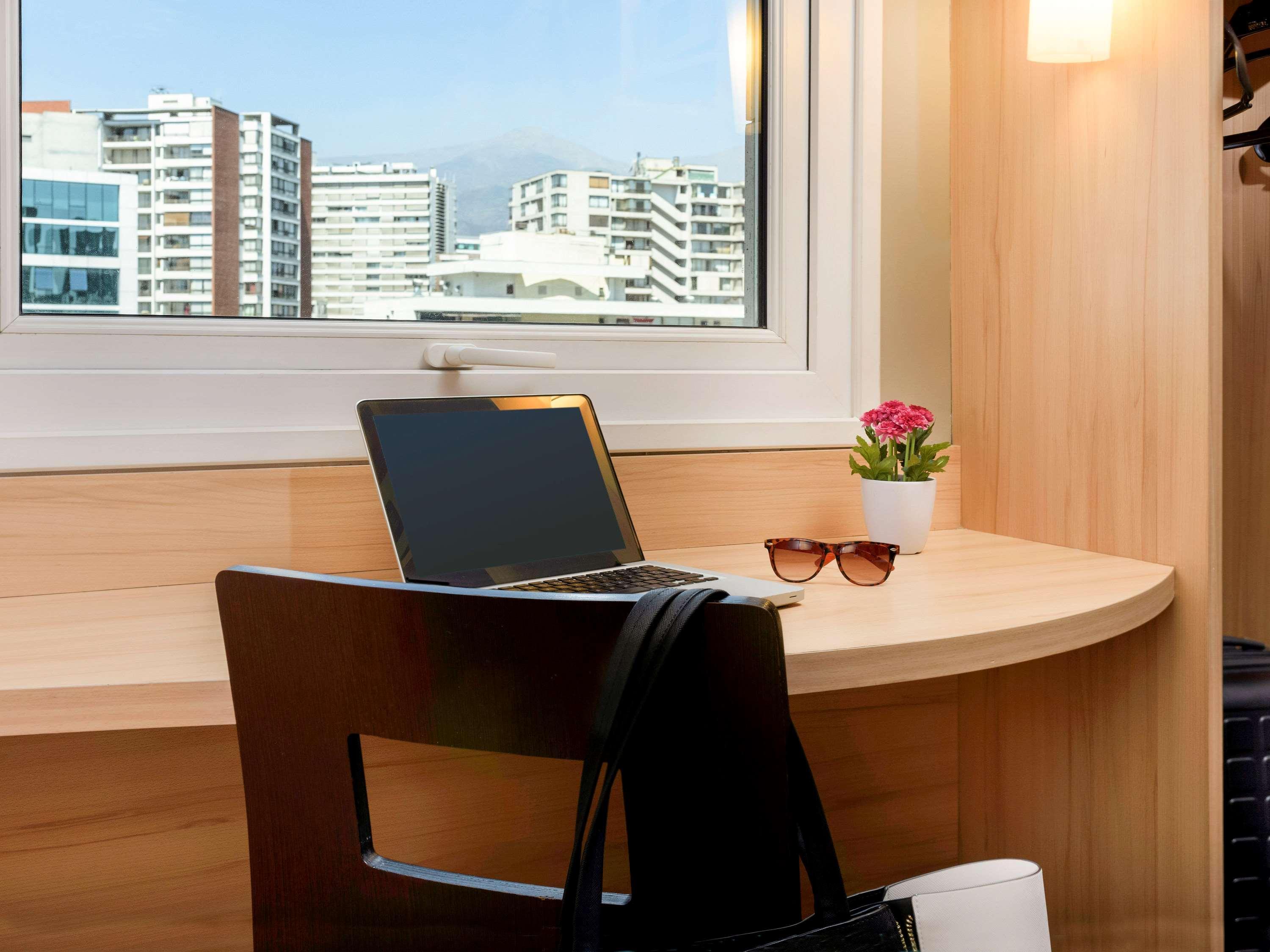 Ibis Santiago Las Condes Екстериор снимка