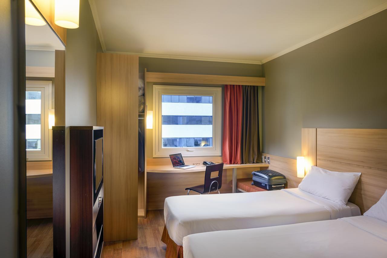 Ibis Santiago Las Condes Екстериор снимка