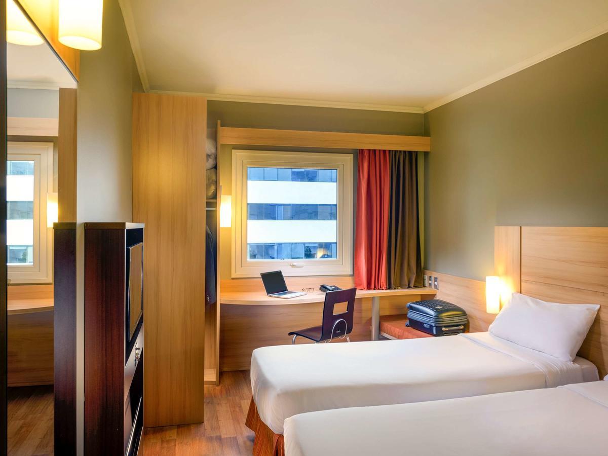 Ibis Santiago Las Condes Екстериор снимка